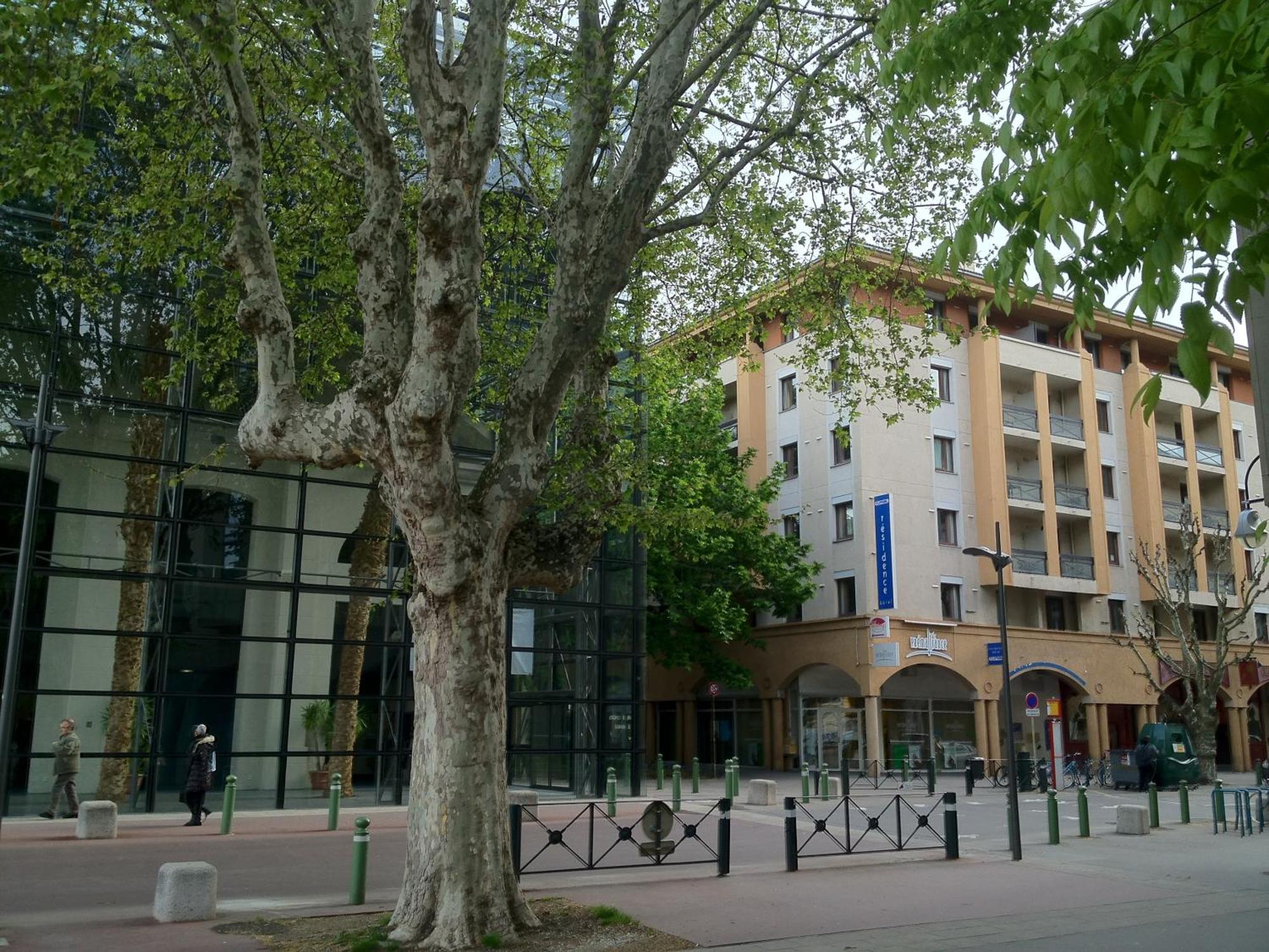 Kyriad Chambéry Centre - Hôtel et Résidence Esterno foto